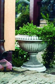 Вазон античный круглый