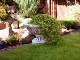 Вазон античный овальный