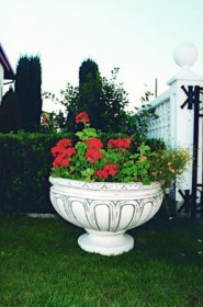 Вазон античный, круглый на ножке