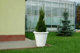 Вазон современный, серийный, конусный