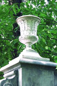 Вазон античный с колосьями