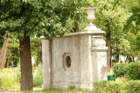 Вазон античный с колосьями