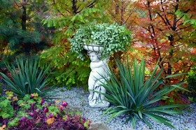 Вазон скульптурный античный, правый