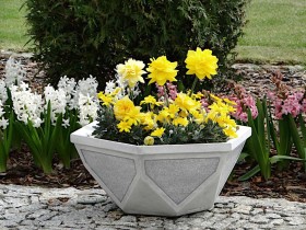 Вазон современный, шестиугольный