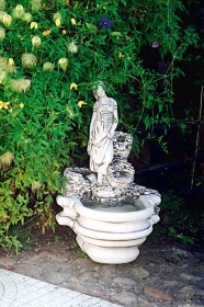 Фонтан античный Девушка у родника