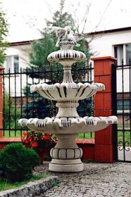 Фонтан классический Голуби