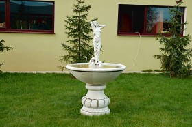 Фонтан классический Гречанка у родника