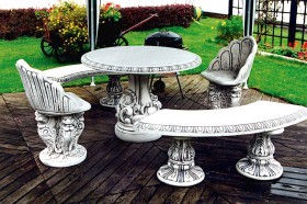 Стол декоративный классический