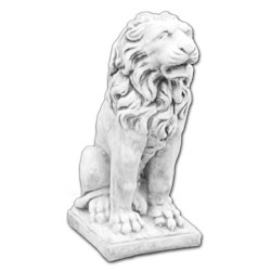 Скульптура Лев сидит смотрит прямо
