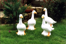 Скульптура Гусь