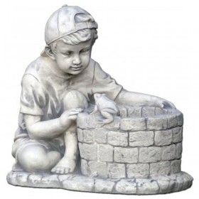 Скульптура современная Мальчик у родника с лягушкой