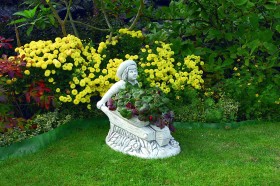 Вазон Мальчик с тачкой