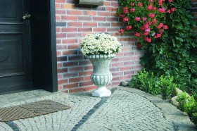 Вазон античный Цветок