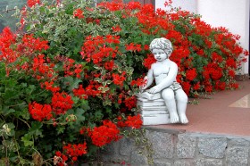 Скульптура Мальчик с книгами