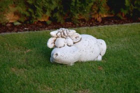 Скульптура Корова лежит