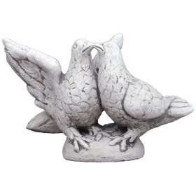 Скульптура Голуби целуются